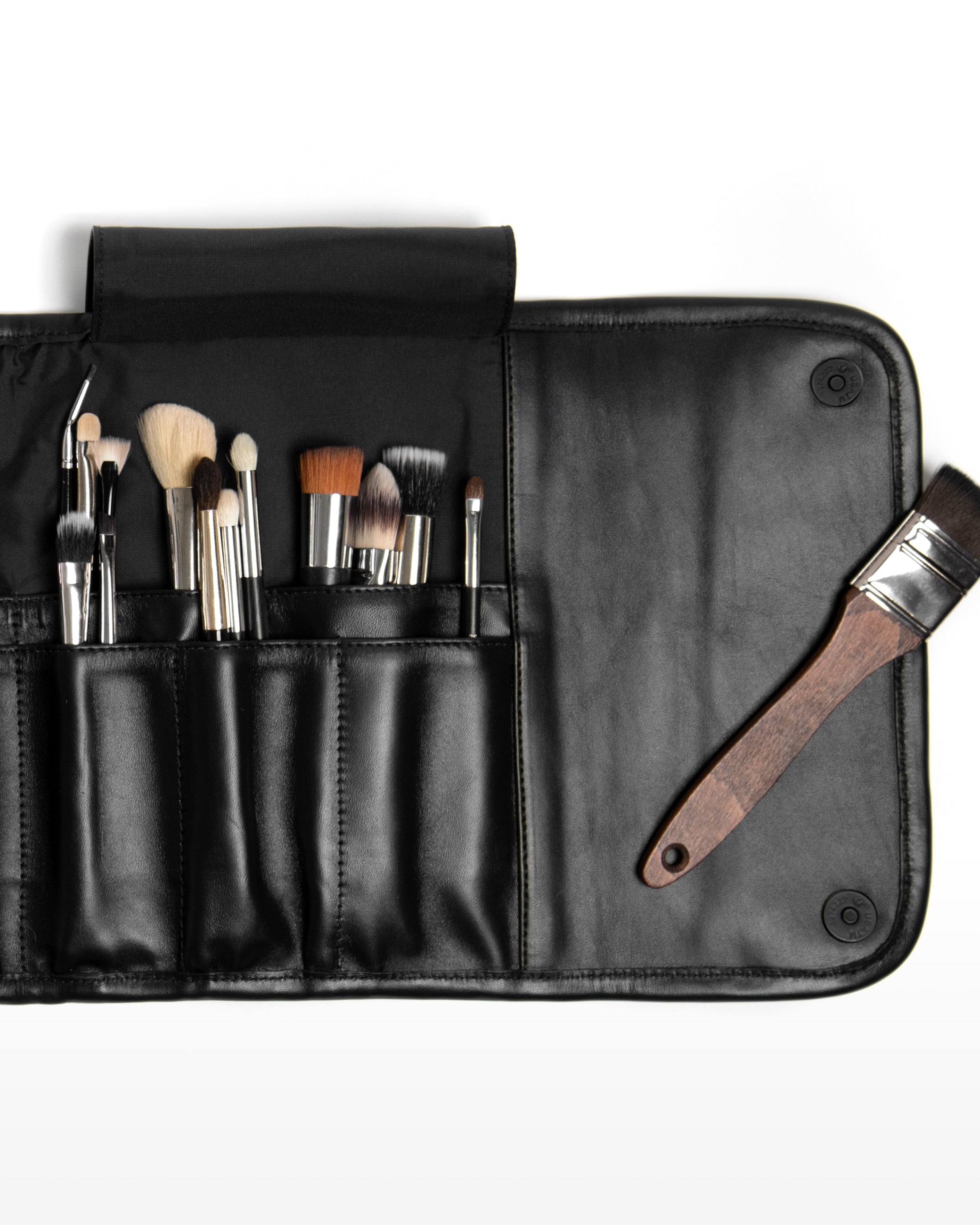 LUX BRUSH LEATHER CASE - RAVENS black