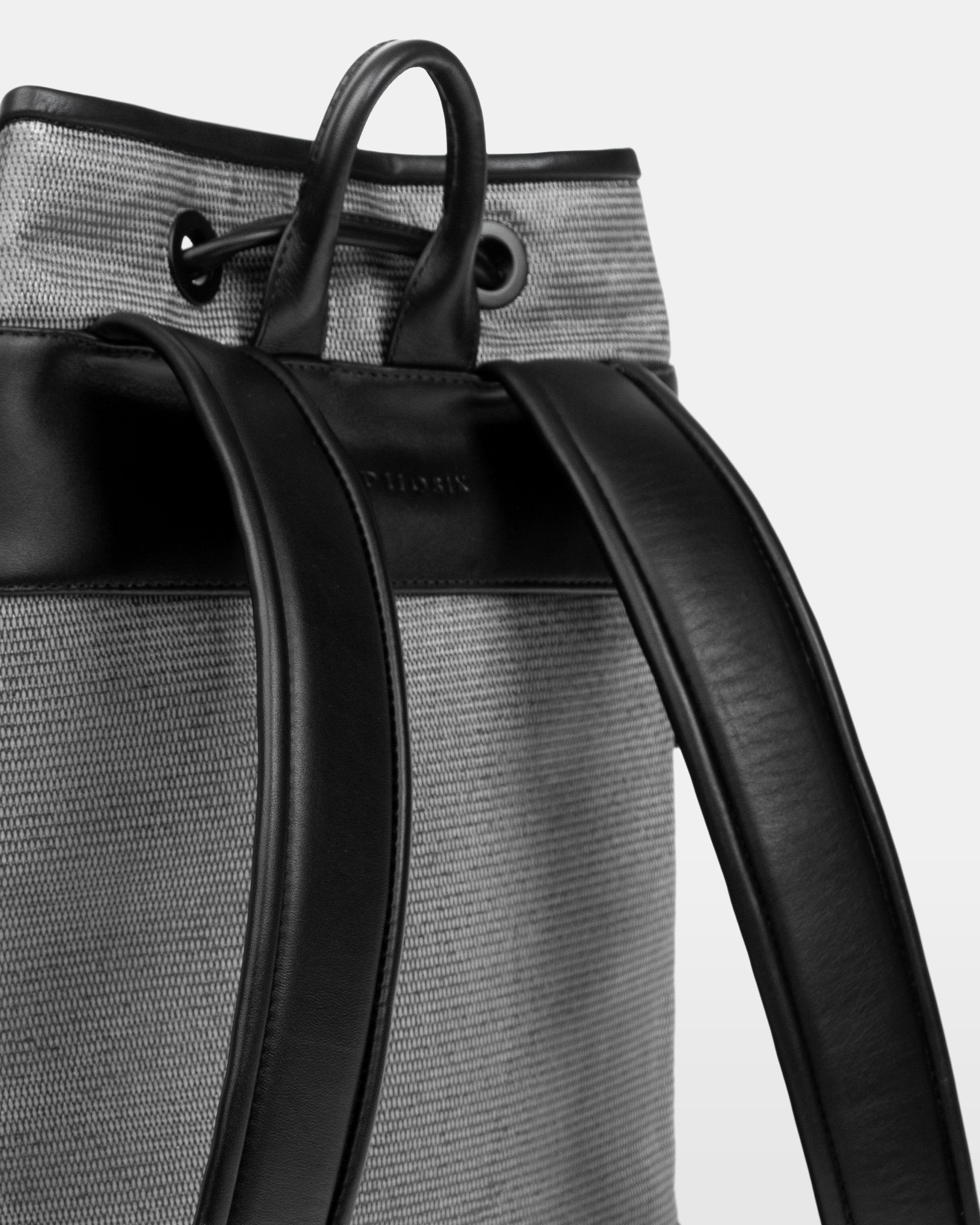 LUX UTILITY LEATHER BAG - SILVER graphite